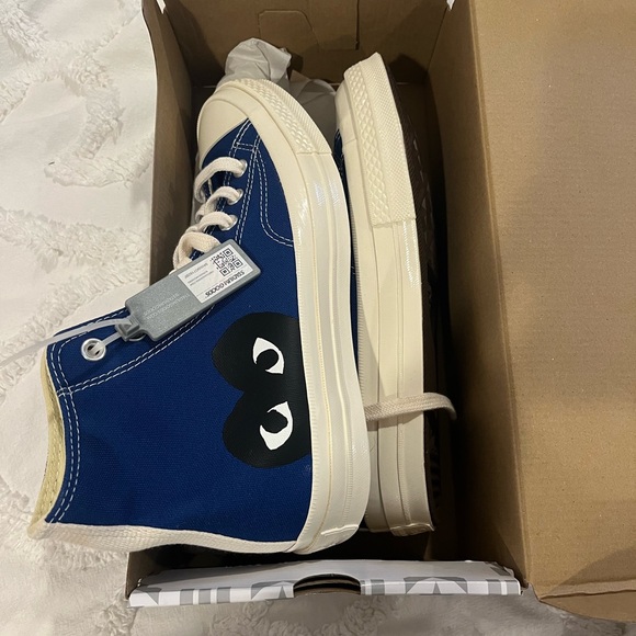 Converse Shoes - Converse White and Red Heart Design Box